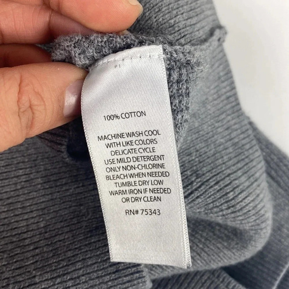 2/$25 Gray cotton waffle knit button up long sleeve sweater sz medium - Picture 8 of 9